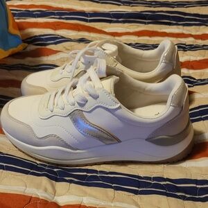 Time and Tru Women's Lace Up   Shoes Size 7.5 Memory Foam Multicolor